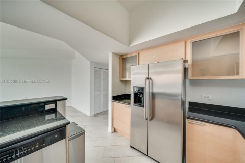 Copropriété à louer à Hollywood, Floride: 2 chambres, 103.59 m2 № 1946682 - photo 4