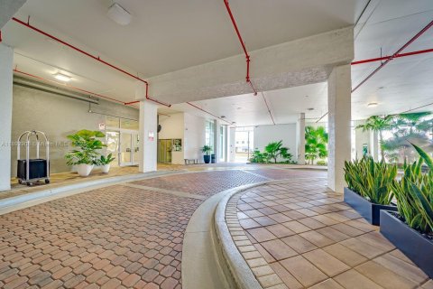 Copropriété à louer à Hollywood, Floride: 2 chambres, 103.59 m2 № 1946682 - photo 23