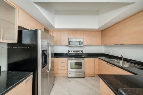 Copropriété à louer à Hollywood, Floride: 2 chambres, 103.59 m2 № 1946682 - photo 7