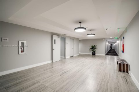 Copropriété à louer à Hollywood, Floride: 2 chambres, 103.59 m2 № 1946682 - photo 9