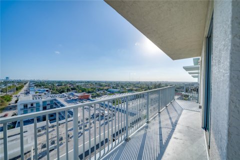 Copropriété à louer à Hollywood, Floride: 2 chambres, 103.59 m2 № 1946682 - photo 14