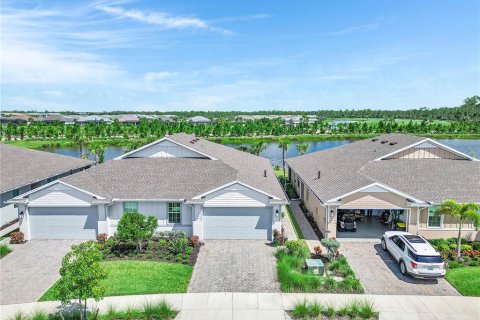 Duplex in Punta Gorda, Florida 2 bedrooms, 140.84 sq.m. № 1893788 - photo 8