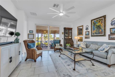 Duplex in Punta Gorda, Florida 2 bedrooms, 140.84 sq.m. № 1893788 - photo 13
