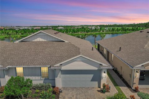 Duplex in Punta Gorda, Florida 2 bedrooms, 140.84 sq.m. № 1893788 - photo 1