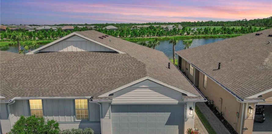 Duplex in Punta Gorda, Florida 2 bedrooms, 140.84 sq.m. № 1893788