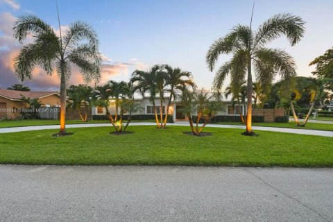Casa en alquiler en Lake Clarke Shores, Florida, 4 dormitorios, 241.17 m2 № 1942441 - foto 2