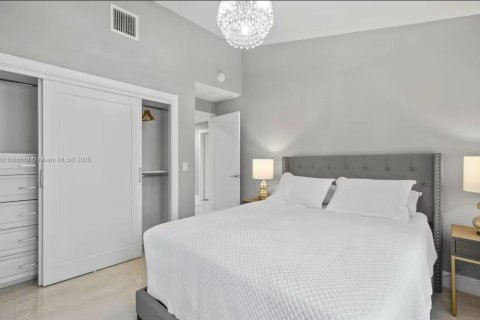 Casa en alquiler en Lake Clarke Shores, Florida, 4 dormitorios, 241.17 m2 № 1942441 - foto 25