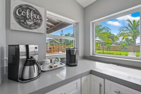 Casa en alquiler en Lake Clarke Shores, Florida, 4 dormitorios, 241.17 m2 № 1942441 - foto 20