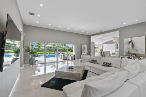 Casa en alquiler en Lake Clarke Shores, Florida, 4 dormitorios, 241.17 m2 № 1942441 - foto 5