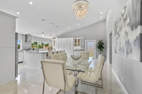 Casa en alquiler en Lake Clarke Shores, Florida, 4 dormitorios, 241.17 m2 № 1942441 - foto 17