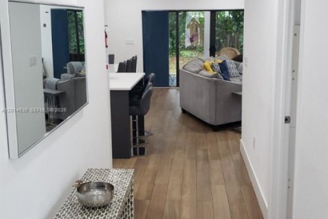 Villa ou maison à vendre à Hallandale Beach, Floride: 4 chambres, 157.93 m2 № 2076558 - photo 17