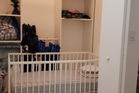 Villa ou maison à vendre à Hallandale Beach, Floride: 4 chambres, 157.93 m2 № 2076558 - photo 9