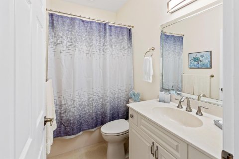 House in St. Lucie, Florida 4 bedrooms, 284.1 sq.m. № 2258160 - photo 26