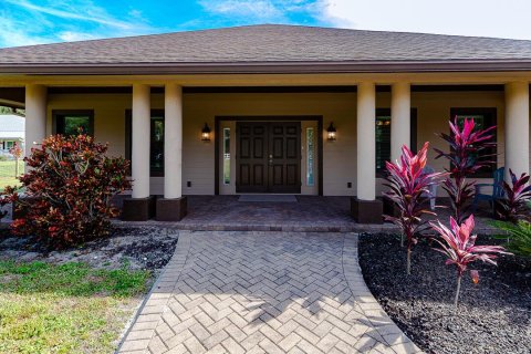 House in St. Lucie, Florida 4 bedrooms, 284.1 sq.m. № 2258160 - photo 11