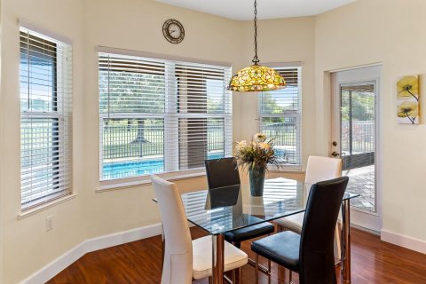 House in St. Lucie, Florida 4 bedrooms, 284.1 sq.m. № 2258160 - photo 23