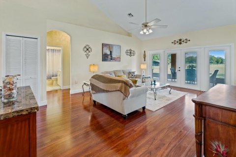 House in St. Lucie, Florida 4 bedrooms, 284.1 sq.m. № 2258160 - photo 14