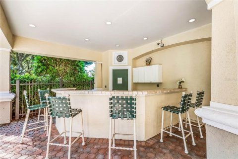 Condo in Sarasota, Florida, 1 bedroom  № 2093548 - photo 9