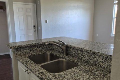 Condo in Sarasota, Florida, 1 bedroom  № 2093548 - photo 3
