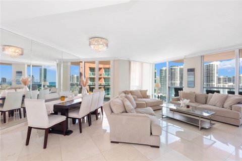 Condo in Aventura, Florida, 2 bedrooms № 2026436