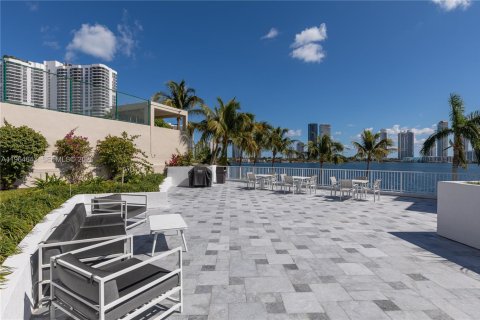 Condo in Aventura, Florida, 2 bedrooms № 2026436 - photo 17