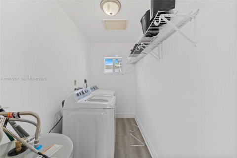 Купить виллу или дом в Майами, Флорида 4 спальни, 196.77м2, № 1986220 - фото 16