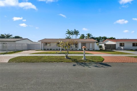 Дом в Майами, Флорида 4 спальни, 196.77м2 № 1986220