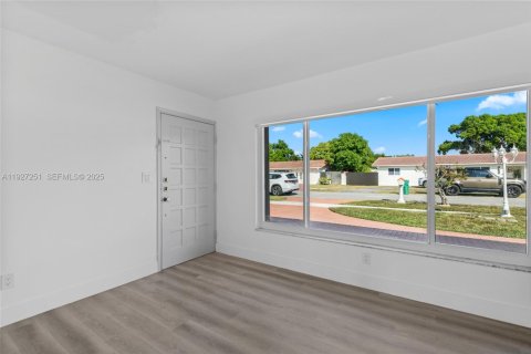 Купить виллу или дом в Майами, Флорида 4 спальни, 196.77м2, № 1986220 - фото 6