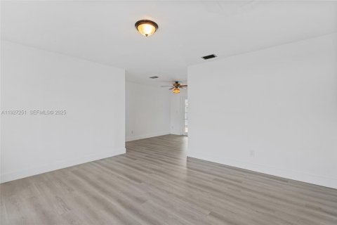 Купить виллу или дом в Майами, Флорида 4 спальни, 196.77м2, № 1986220 - фото 7