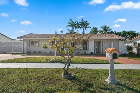 Купить виллу или дом в Майами, Флорида 4 спальни, 196.77м2, № 1986220 - фото 2