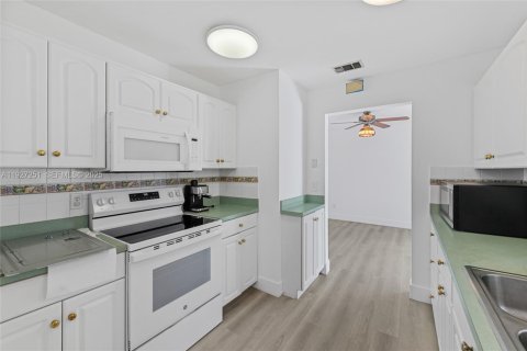 Купить виллу или дом в Майами, Флорида 4 спальни, 196.77м2, № 1986220 - фото 13