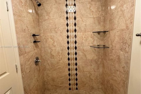 Copropriété à louer à Hialeah Gardens, Floride: 2 chambres, 111.48 m2 № 1997672 - photo 14