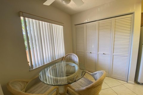 Condo in Delray Beach, Florida, 2 bedrooms  № 2171735 - photo 18
