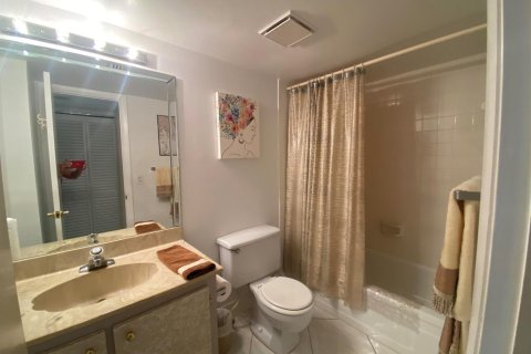 Condo in Delray Beach, Florida, 2 bedrooms  № 2171735 - photo 21
