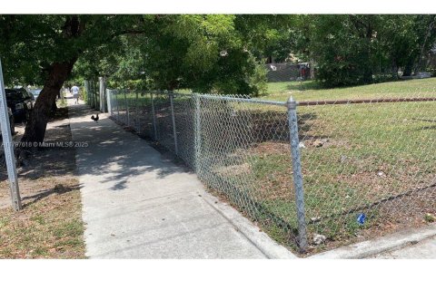 Terreno en venta en Miami, Florida № 1861281 - foto 6