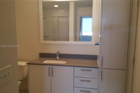 Купить кондоминиум в Майами, Флорида 1 спальня, 62.62м2, № 1931953 - фото 5