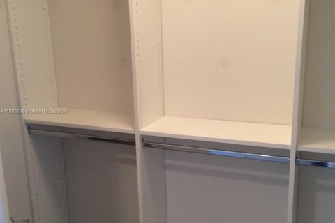 Купить кондоминиум в Майами, Флорида 1 спальня, 62.62м2, № 1931953 - фото 8