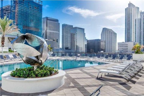 Купить кондоминиум в Майами, Флорида 1 спальня, 62.62м2, № 1931953 - фото 17