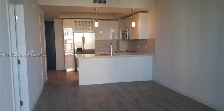 Кондоминиум с 1 спальней в Майами, Флорида № 1931953