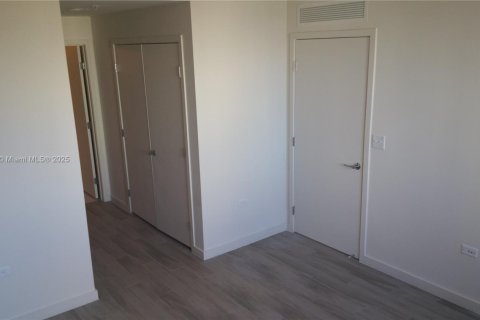 Купить кондоминиум в Майами, Флорида 1 спальня, 62.62м2, № 1931953 - фото 10