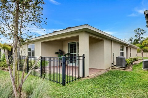 House in North Fort Myers, Florida 2 bedrooms, 139.07 sq.m. № 2231409 - photo 14