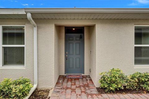 House in North Fort Myers, Florida 2 bedrooms, 139.07 sq.m. № 2231409 - photo 13