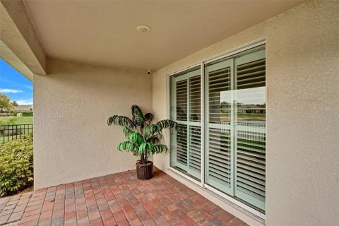 House in North Fort Myers, Florida 2 bedrooms, 139.07 sq.m. № 2231409 - photo 17