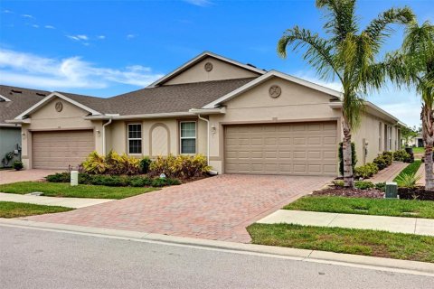 House in North Fort Myers, Florida 2 bedrooms, 139.07 sq.m. № 2231409 - photo 4