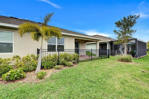 House in North Fort Myers, Florida 2 bedrooms, 139.07 sq.m. № 2231409 - photo 15