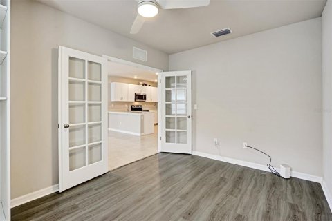 House in North Fort Myers, Florida 2 bedrooms, 139.07 sq.m. № 2231409 - photo 21
