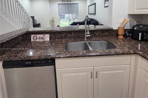 Adosado en alquiler en Miramar, Florida, 3 dormitorios, 167.22 m2 № 1974627 - foto 6