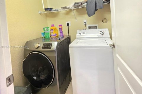 Adosado en alquiler en Miramar, Florida, 3 dormitorios, 167.22 m2 № 1974627 - foto 29