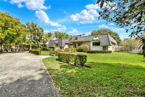 Купить виллу или дом в Мирамар, Флорида 4 спальни, 308.34м2, № 2041366 - фото 2