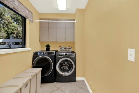 Купить виллу или дом в Мирамар, Флорида 4 спальни, 308.34м2, № 2041366 - фото 24