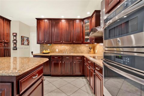 Купить виллу или дом в Мирамар, Флорида 4 спальни, 308.34м2, № 2041366 - фото 17